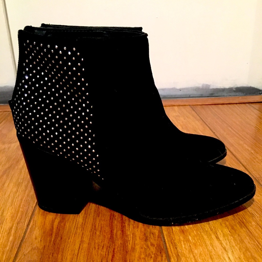 Madden NYC black booties